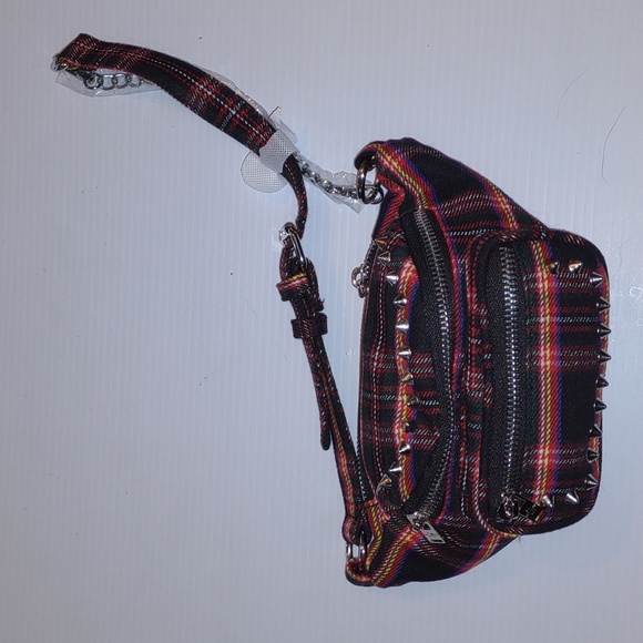 ๐๐ปCURRENT MOOD๐บ๐ Max Volume Fanny Pack Crossbody last one in stock - Picture 4 of 17